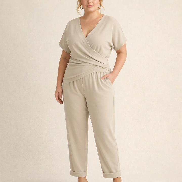 Magda | Tuta Elegante con Avvolgimento