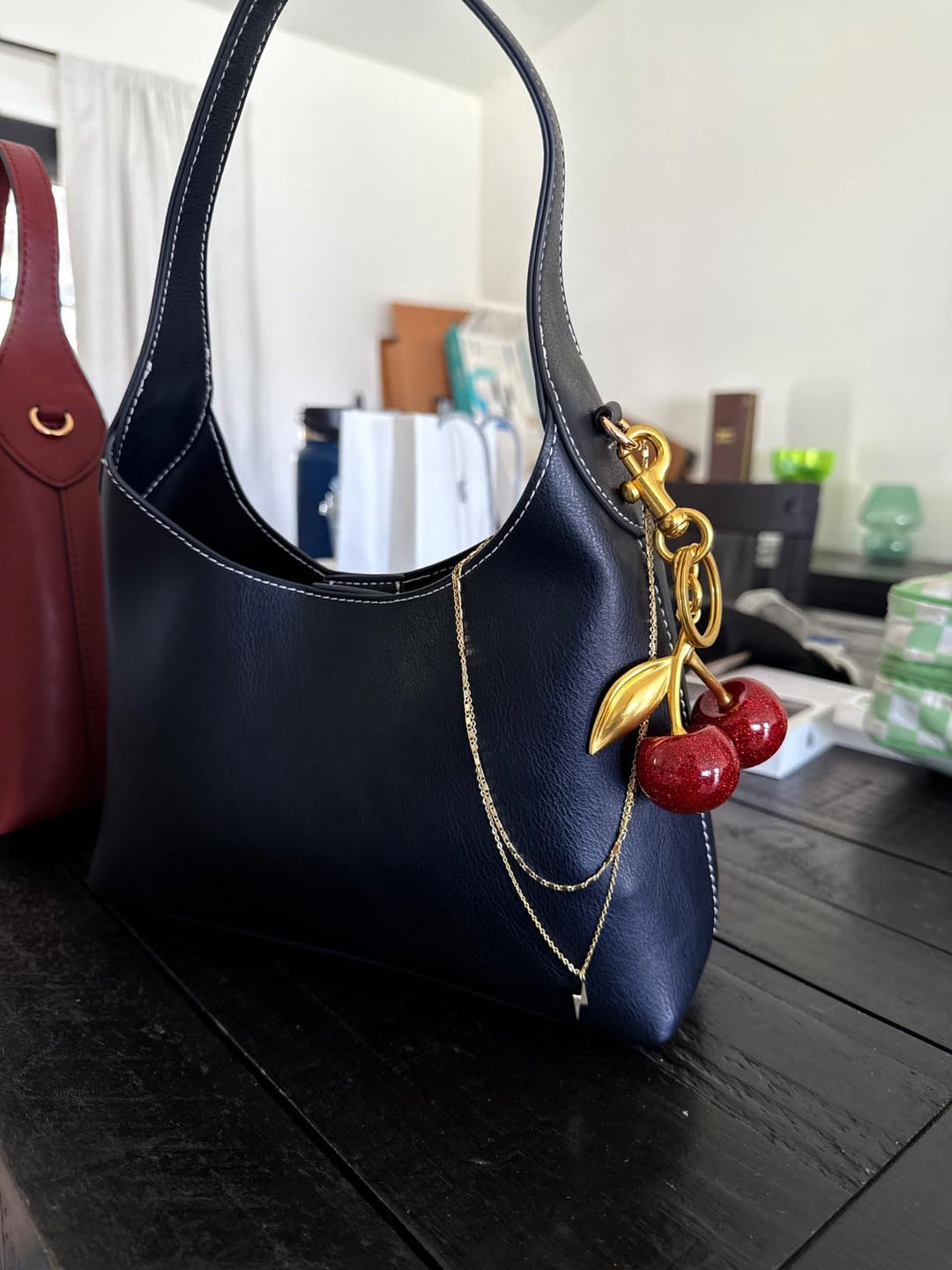Clotilde | Borsa in Pelle Sintetica con Charm a Ciliegia
