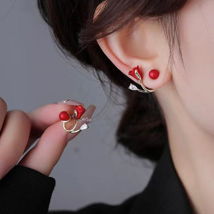 Roselle – Orecchini a perno a forma di tulipano con dolce romanticismo