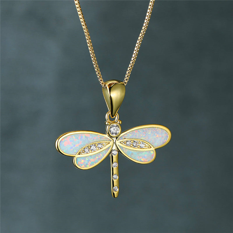 Elunaria – Collana a forma di libellula con accento scintillante