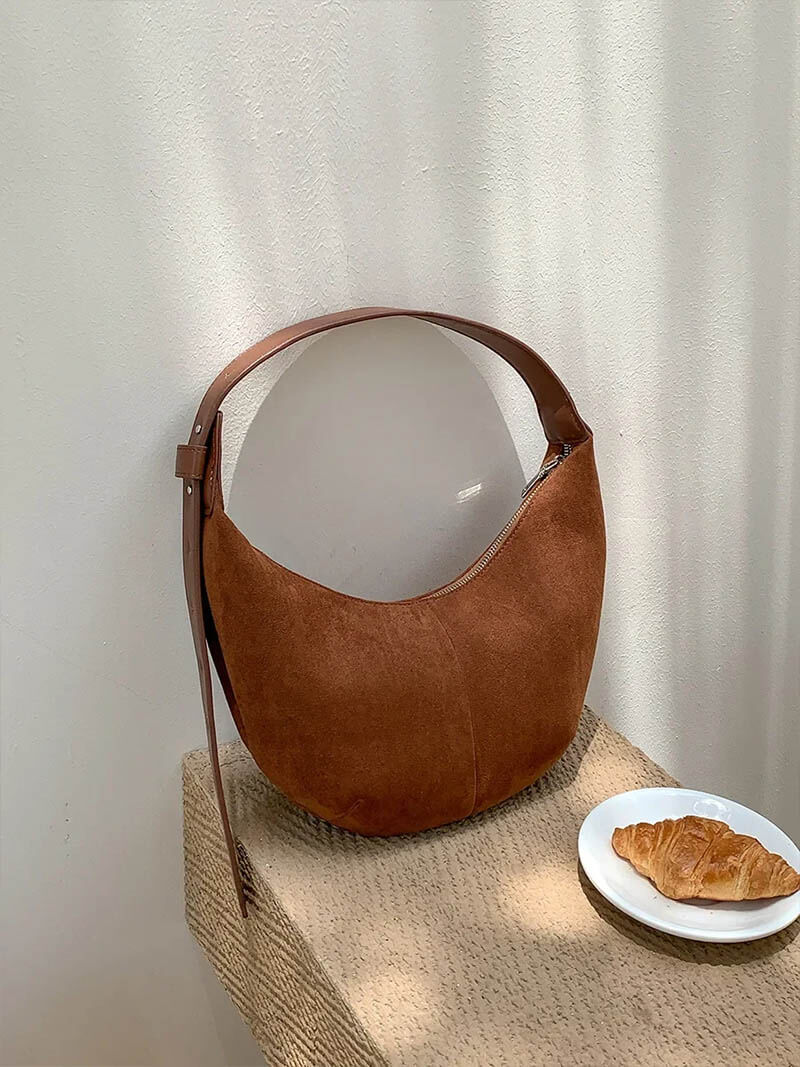 Coralie | Borsa in Finta Suede a Mezza Luna