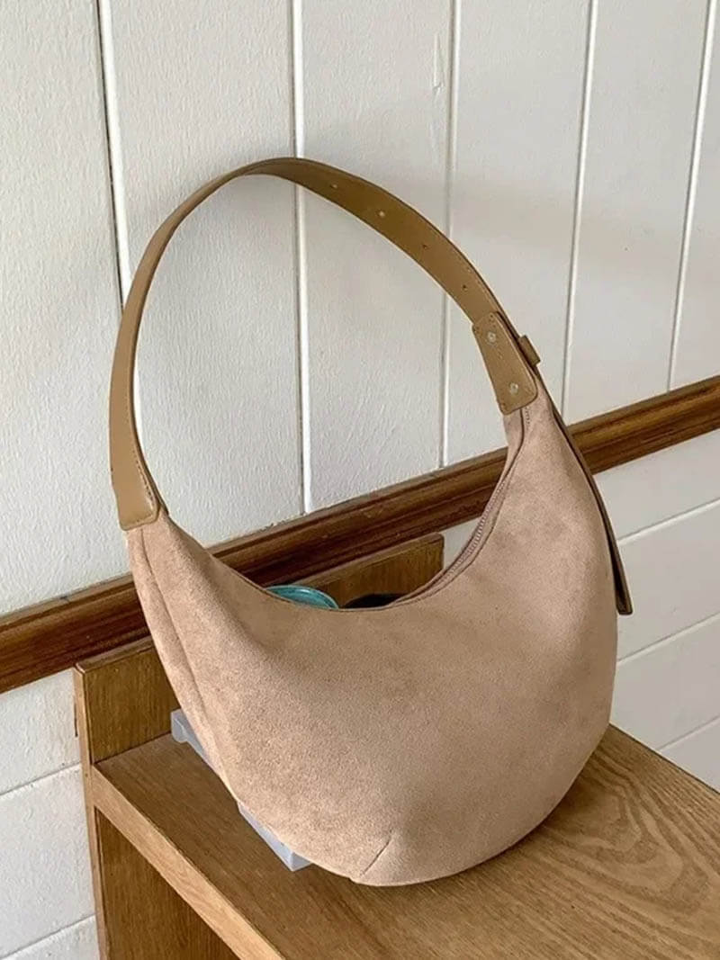Coralie | Borsa in Finta Suede a Mezza Luna