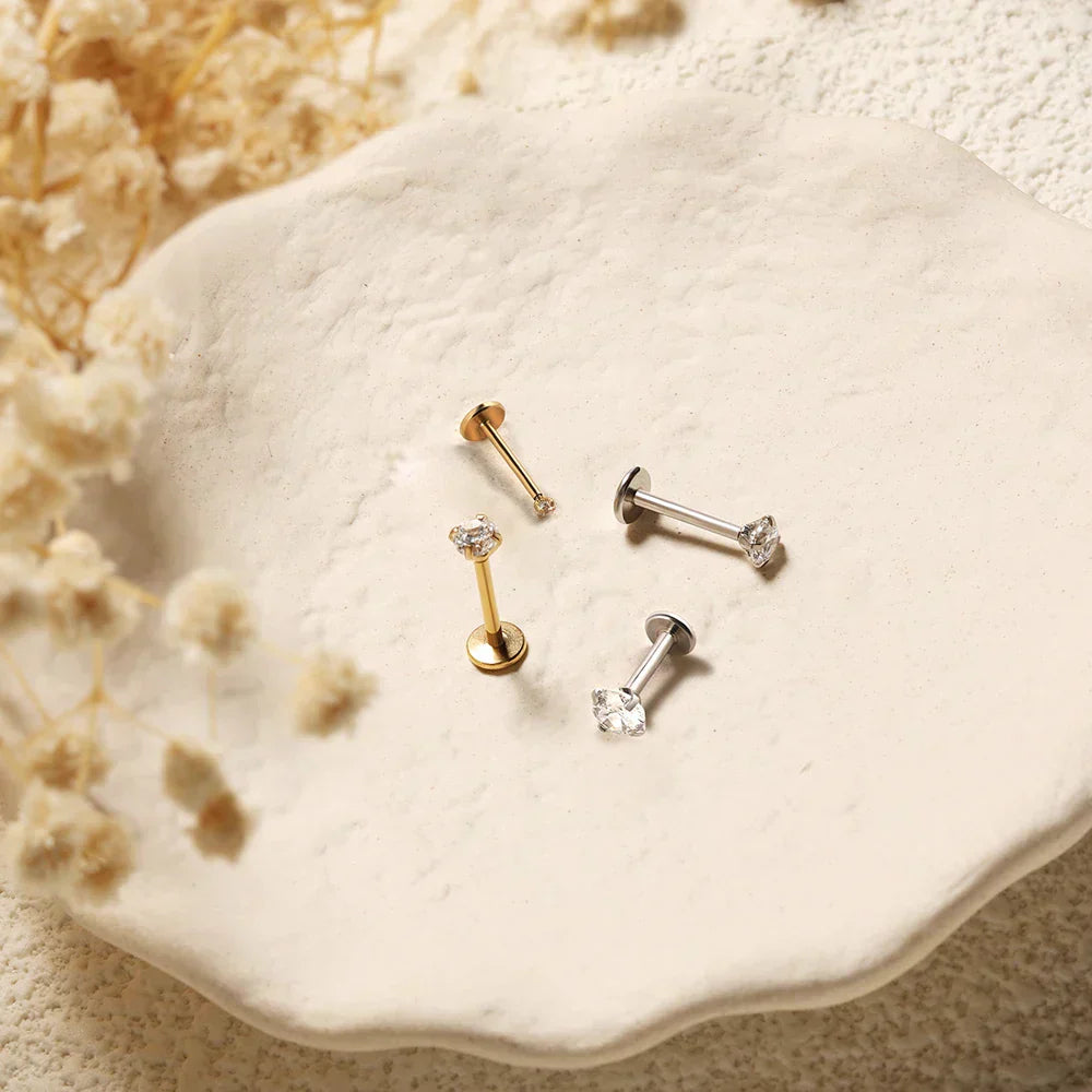 Lioranna – Orecchini a Piercing Minimalisti con Cristalli
